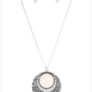 Paparazzi Silver and Cream Necklace Medallion Meadow White